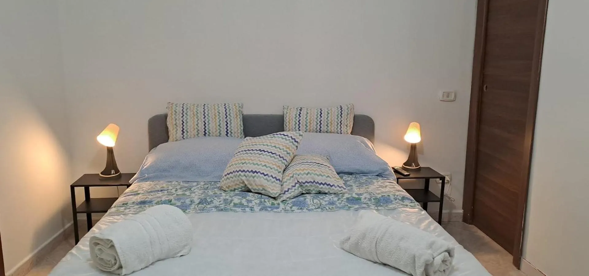 Airb&B 170 Naples 0*,  Italy